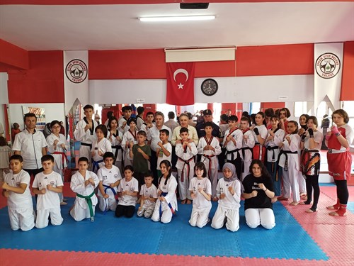 İlçe Kaymakamımız Haluk ŞİMŞEK, Çınar Spor Kulübü Sporcularının Ödül Törenine Katıldı