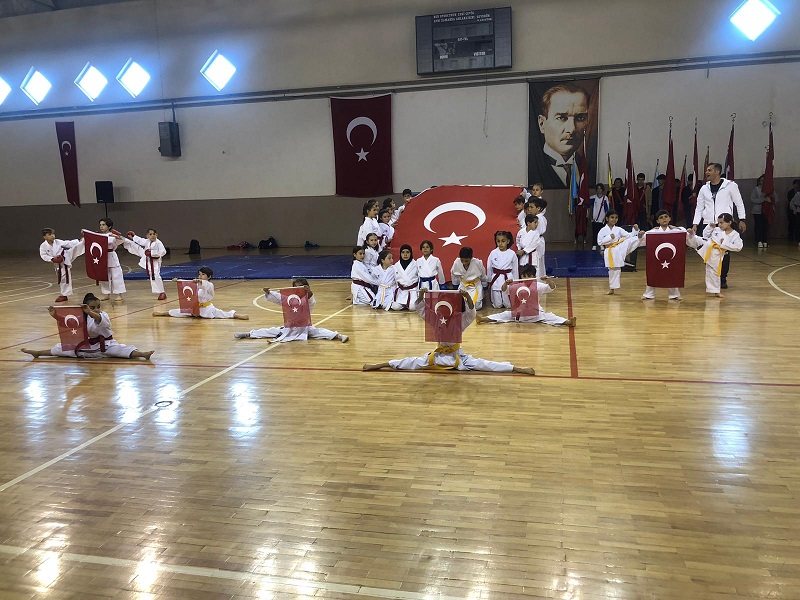 İlçemizde 19 Mayıs Atatürk'ü Anma Gençlik ve Spor Bayramı Coşkuyla Kutlandı
