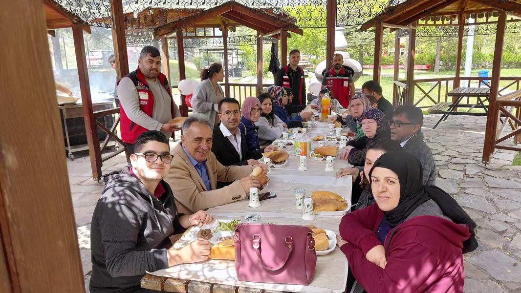 Engelliler Haftası Nedeniyle Piknik Etkinliği Düzenlendi