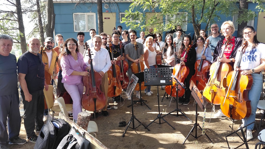 Kaymakamımız Haluk ŞİMŞEK, Pisidia Antiocheia Ören Yeri Kazı Başkanı Prof. Dr. Mehmet ÖZHANLI ile Çello Orkestrasını Ziyaret Etti