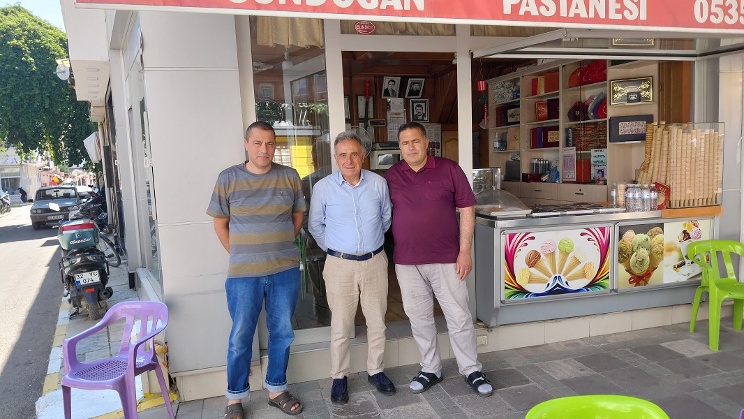 Kaymakamımız Haluk ŞİMŞEK, İlçemizde Faaliyet Gösteren Gündoğan Pastanesi İsimli İşyerini Ziyaret Etti